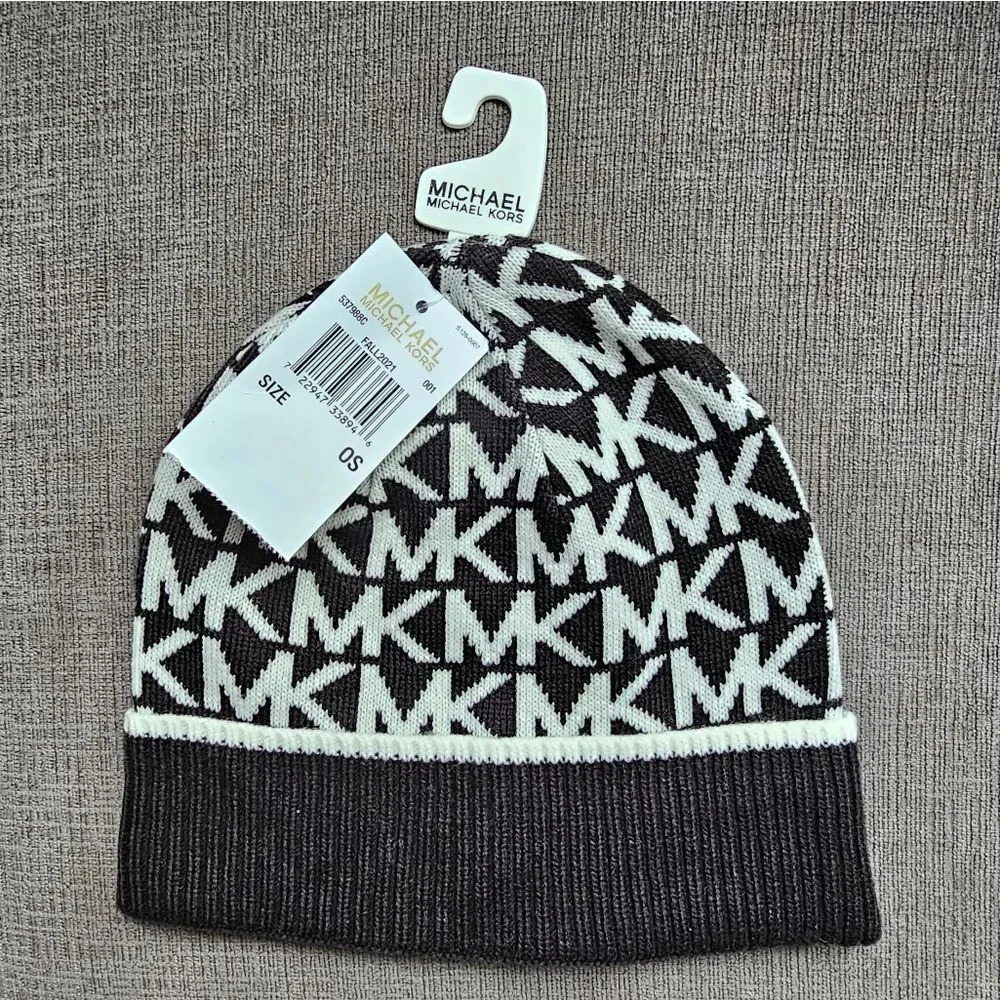 Michael Kors Women`s Bordered MK Logo Cuff Beanie HAT Black & white NWT